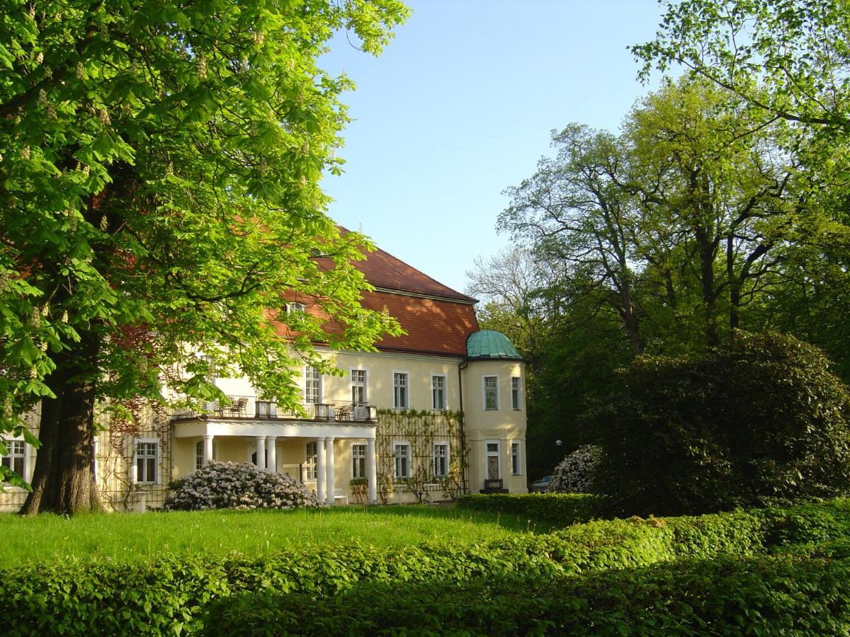 Hotel Schloss Schweinsburg Neukirchen-Pleiße Exterior foto
