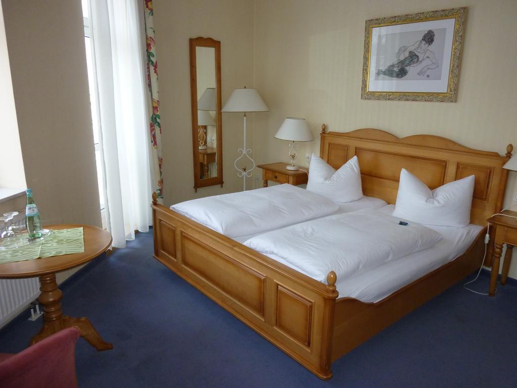 Hotel Schloss Schweinsburg Neukirchen-Pleiße Habitación foto