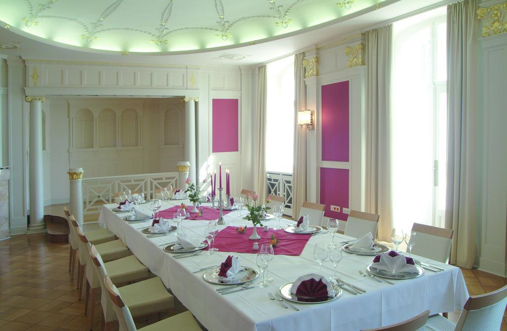 Hotel Schloss Schweinsburg Neukirchen-Pleiße Facilidades foto